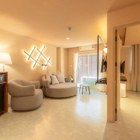 Mai Hotel Чиангмай Экстерьер фото