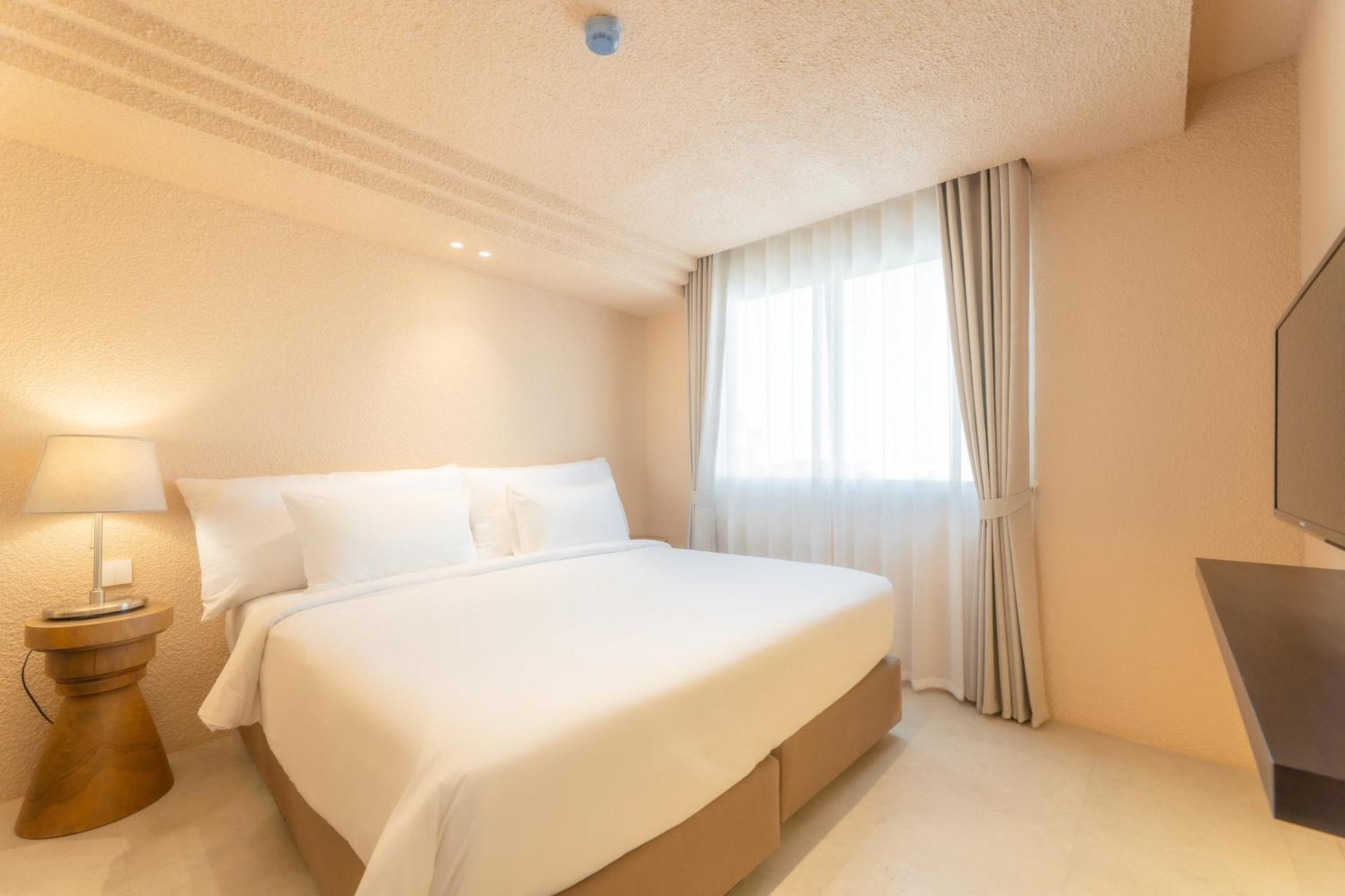 Mai Hotel Чиангмай Экстерьер фото