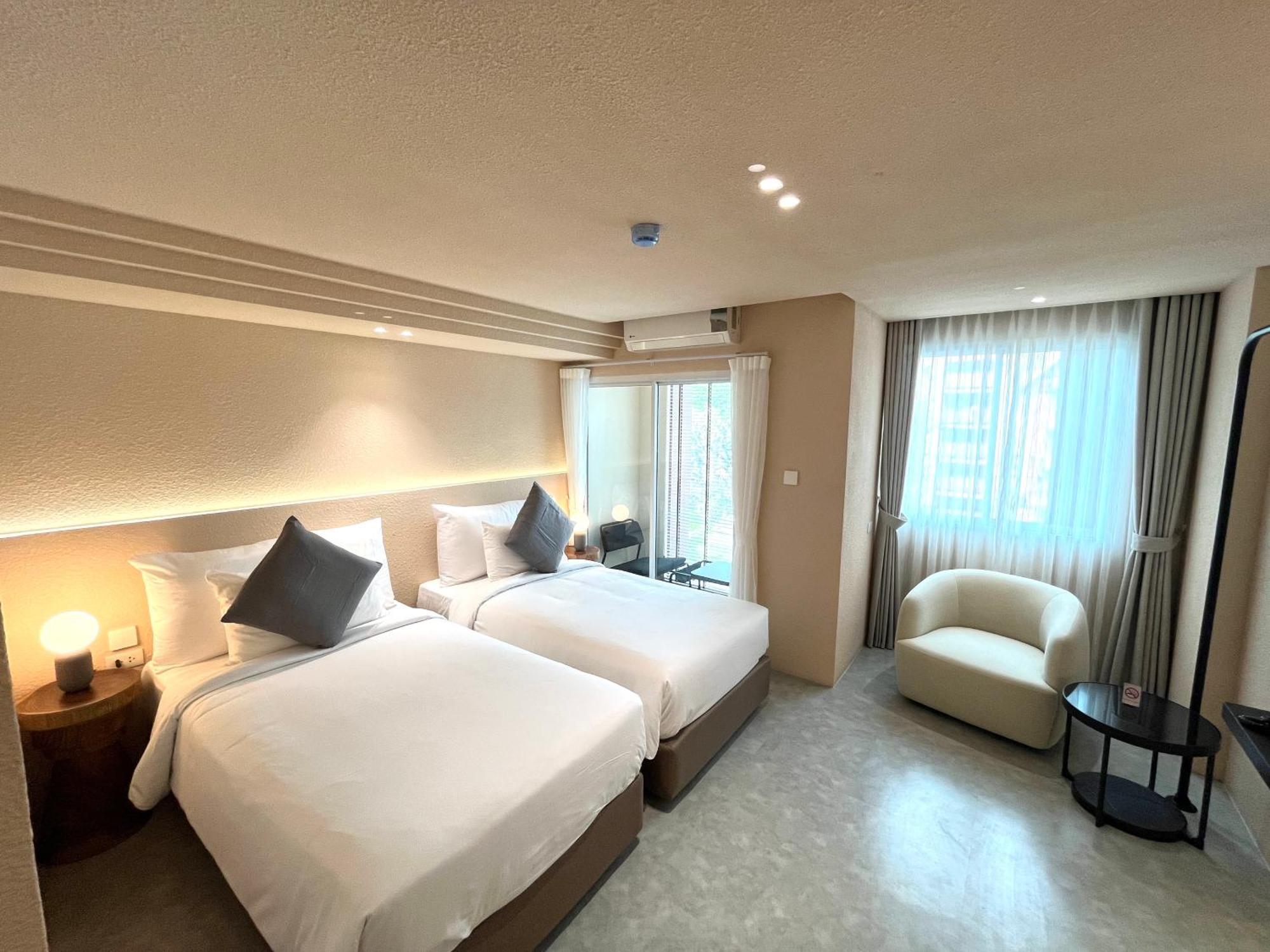 Mai Hotel Чиангмай Экстерьер фото