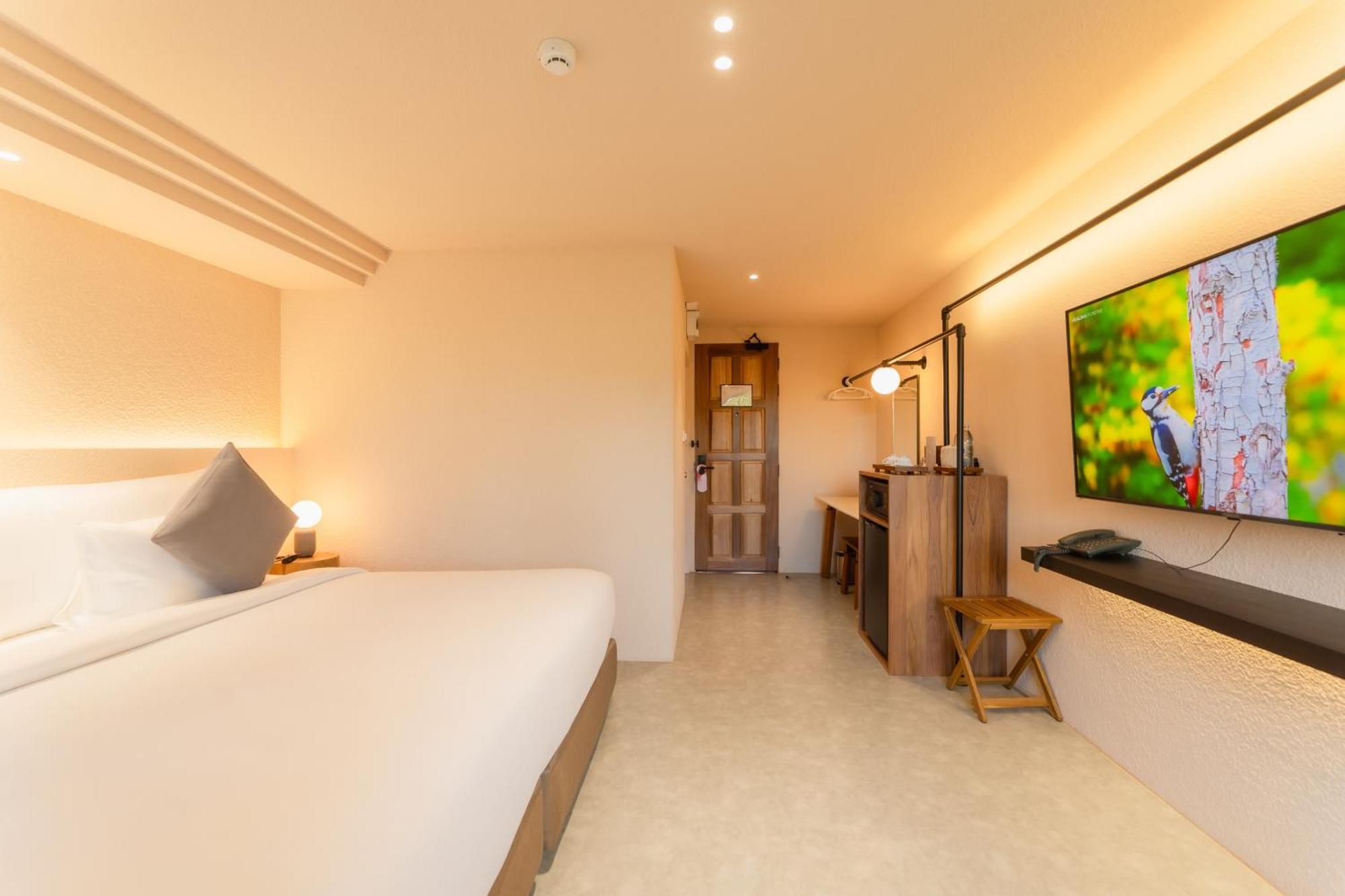 Mai Hotel Чиангмай Экстерьер фото