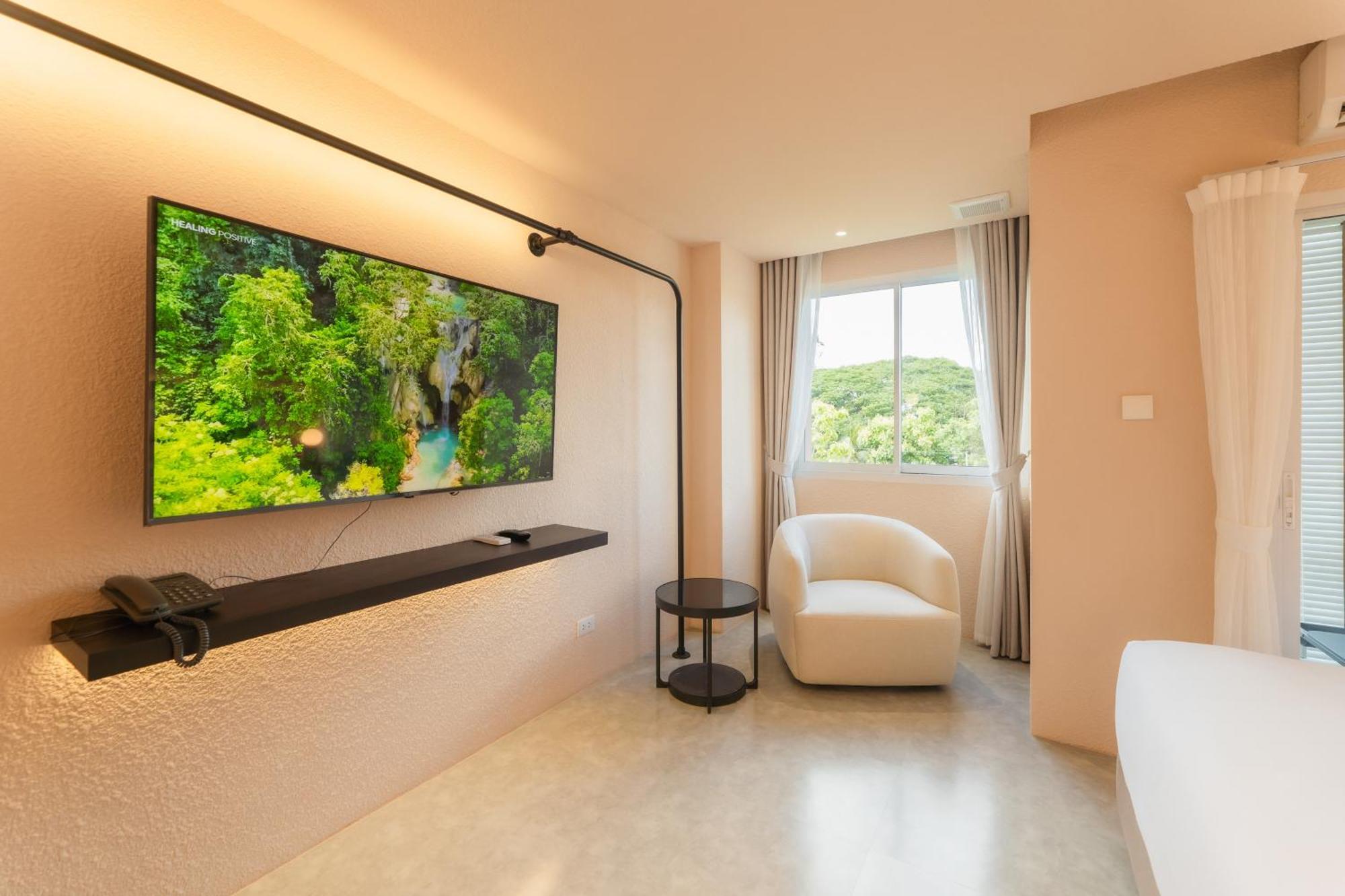 Mai Hotel Чиангмай Экстерьер фото
