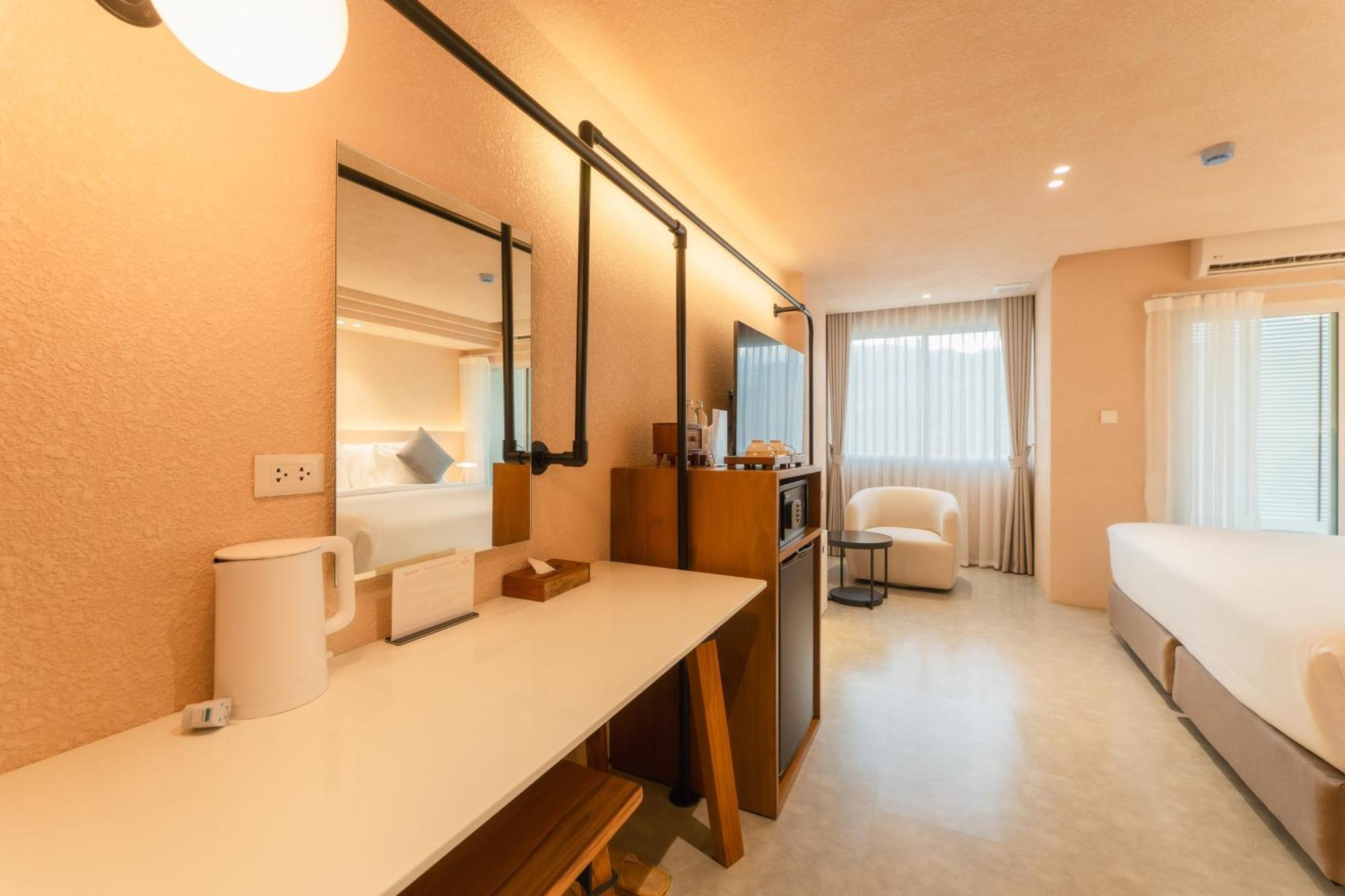 Mai Hotel Чиангмай Экстерьер фото