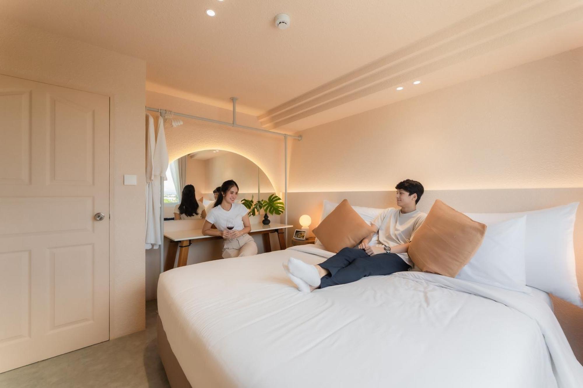 Mai Hotel Чиангмай Экстерьер фото